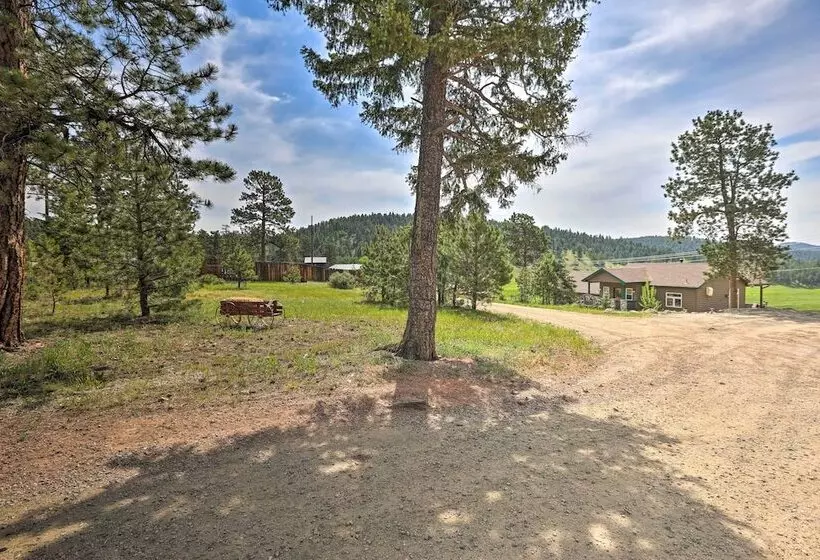 Conifer Cabin W/ Mountain Views On 100 Acres!