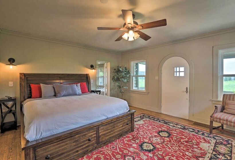 Conifer Cabin W/ Mountain Views On 100 Acres!