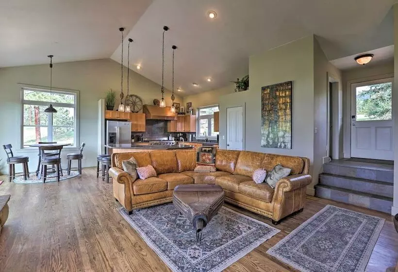 Conifer Cabin W/ Mountain Views On 100 Acres!