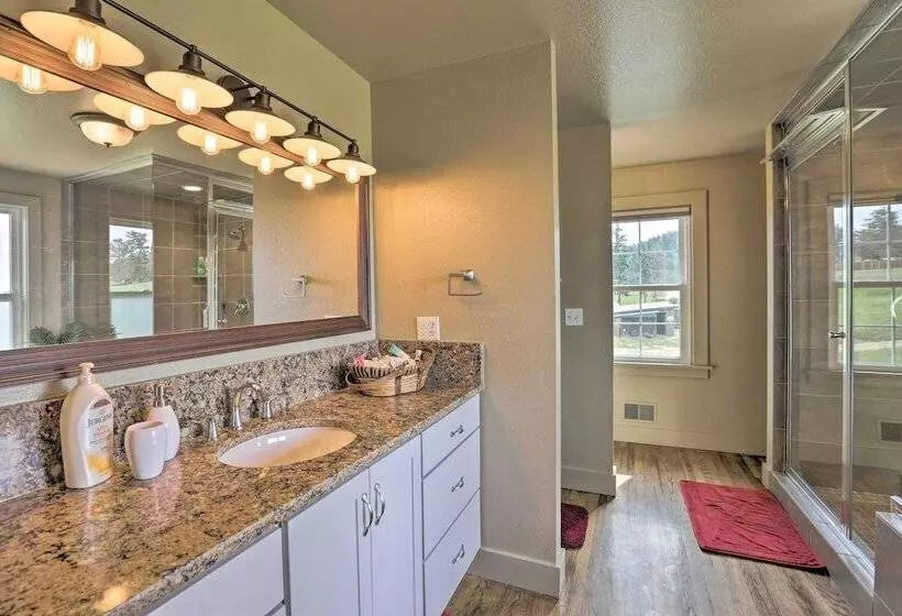 Conifer Cabin W/ Mountain Views On 100 Acres!