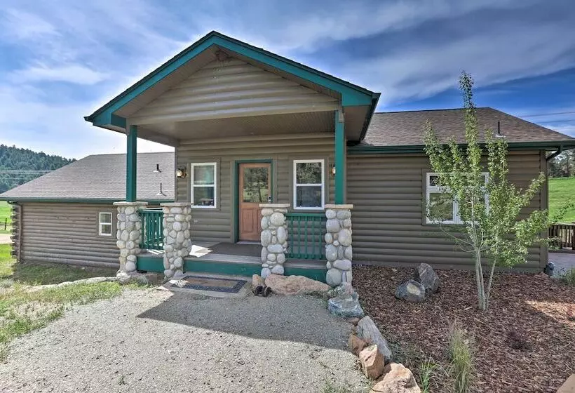 Conifer Cabin W/ Mountain Views On 100 Acres!