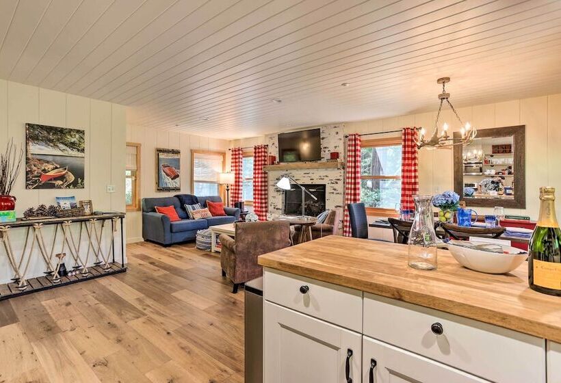 Steps To Lake: Cabin W/ Deck In Lake Arrowhead