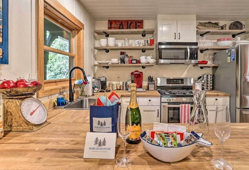 Steps To Lake: Cabin W/ Deck In Lake Arrowhead