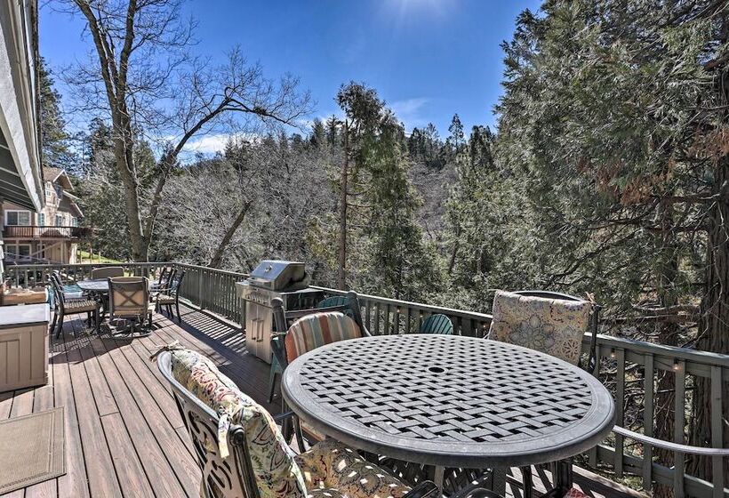 Delightful Family Cabin: Walk To Lake Gregory!