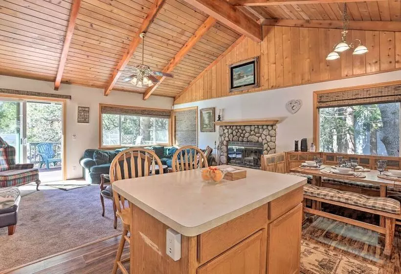 Delightful Family Cabin: Walk To Lake Gregory!