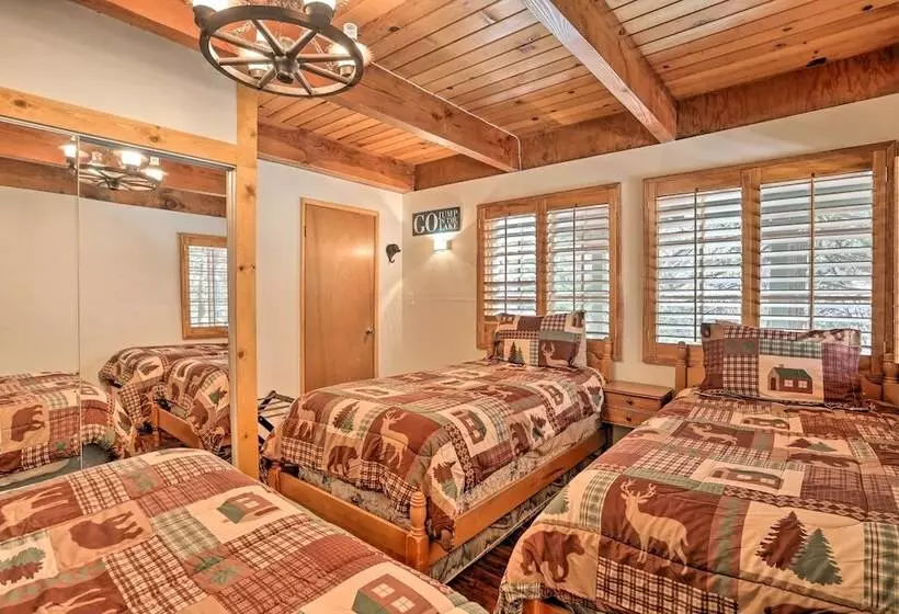 Delightful Family Cabin: Walk To Lake Gregory!