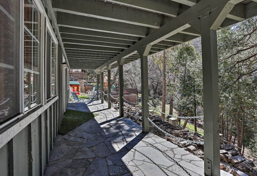 Delightful Family Cabin: Walk To Lake Gregory!