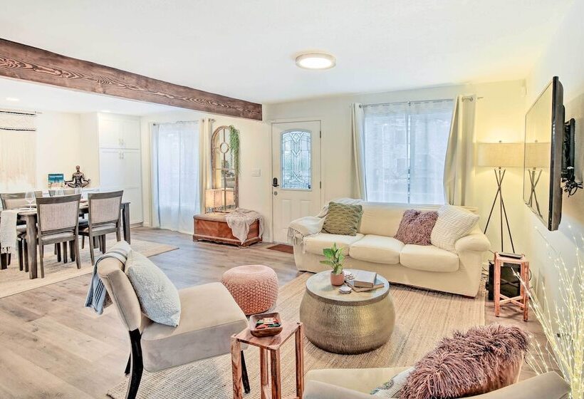 Downtown Long Beach Home: Walk Everywhere!