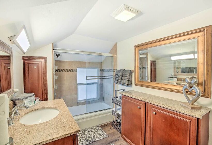 Downtown Long Beach Home: Walk Everywhere!