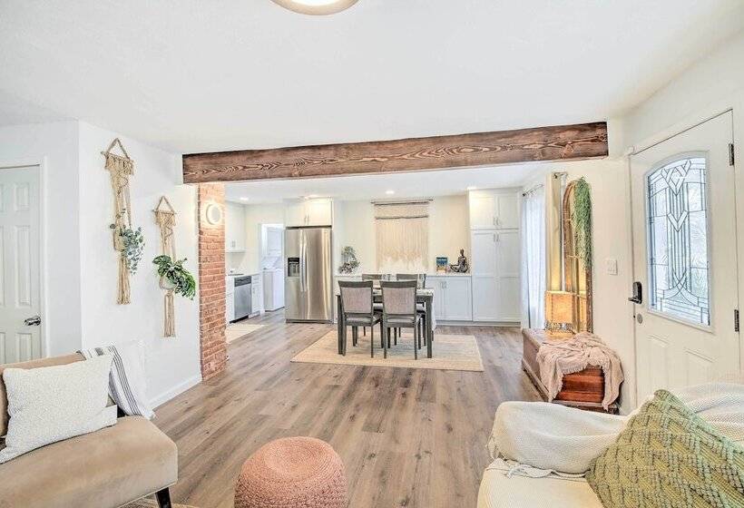 Downtown Long Beach Home: Walk Everywhere!