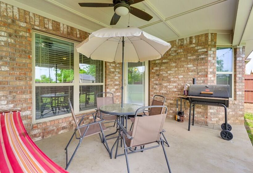 Family Friendly Retreat W/ Yard In Harker!