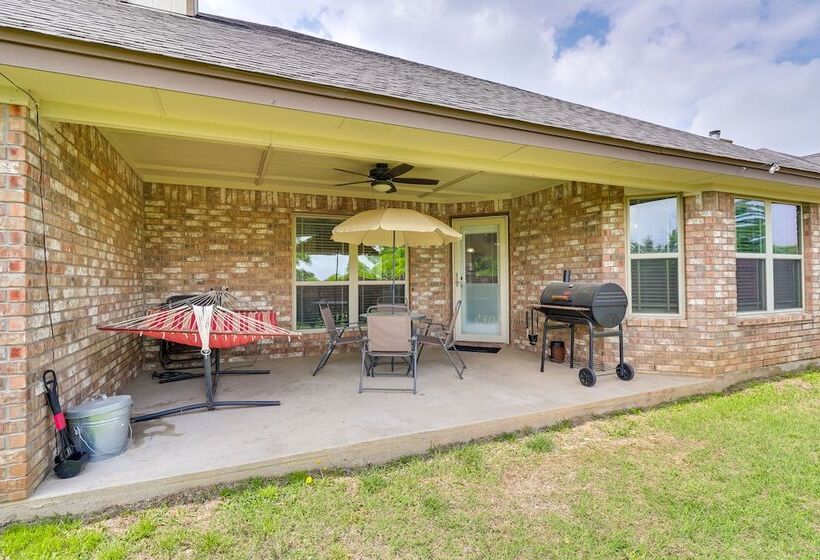 Family Friendly Retreat W/ Yard In Harker!