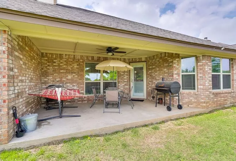 Family Friendly Retreat W/ Yard In Harker!