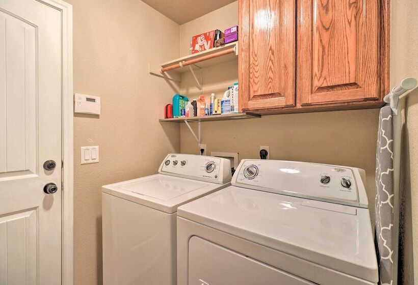 Family Friendly Retreat W/ Yard In Harker!