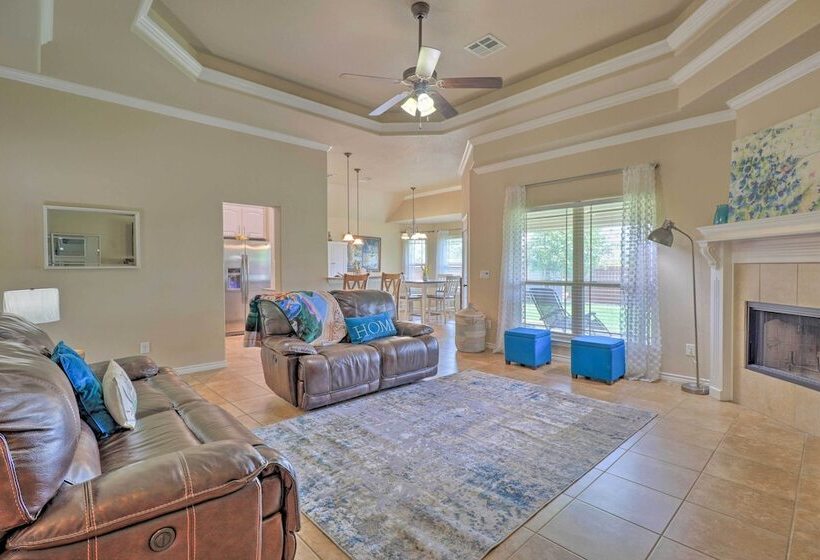 Family Friendly Retreat W/ Yard In Harker!