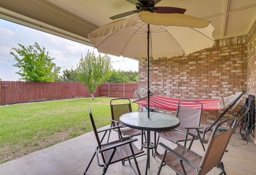 Family Friendly Retreat W/ Yard In Harker!