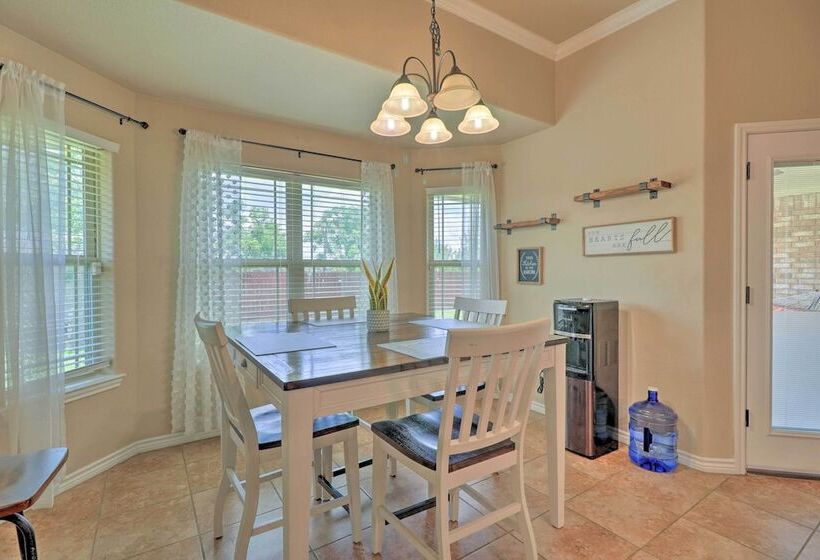 Family Friendly Retreat W/ Yard In Harker!