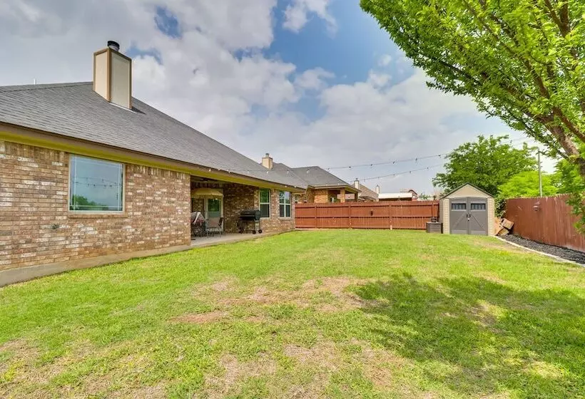 Family Friendly Retreat W/ Yard In Harker!