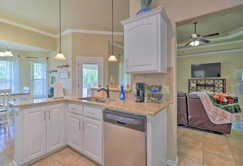 Family Friendly Retreat W/ Yard In Harker!