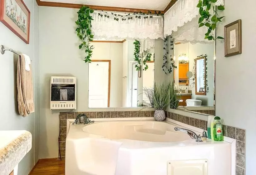 Franklin Home W/ Deck, & Fire Pit: 8 Mi To Dtwn!