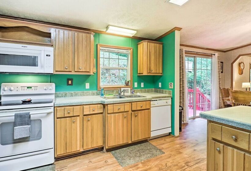 Franklin Home W/ Deck, & Fire Pit: 8 Mi To Dtwn!