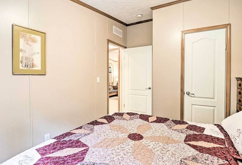 Franklin Home W/ Deck, & Fire Pit: 8 Mi To Dtwn!