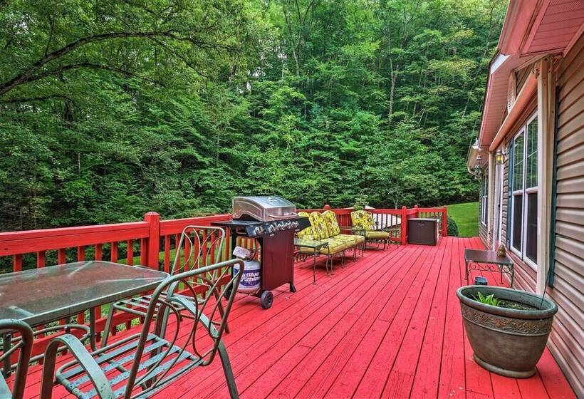 Franklin Home W/ Deck, & Fire Pit: 8 Mi To Dtwn!