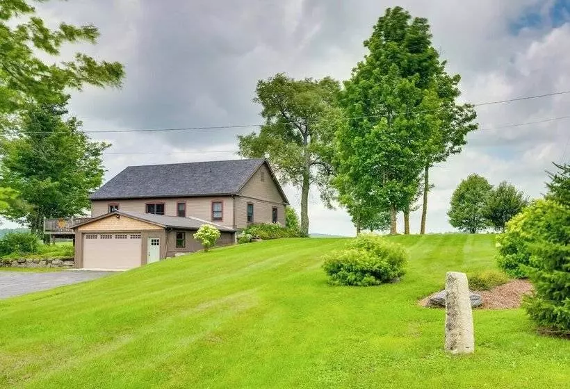 Hardwick Family Farmhouse On Vast Snowmobile Trail