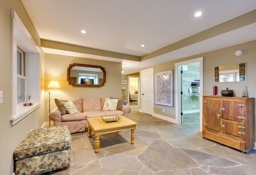 Hardwick Family Farmhouse On Vast Snowmobile Trail