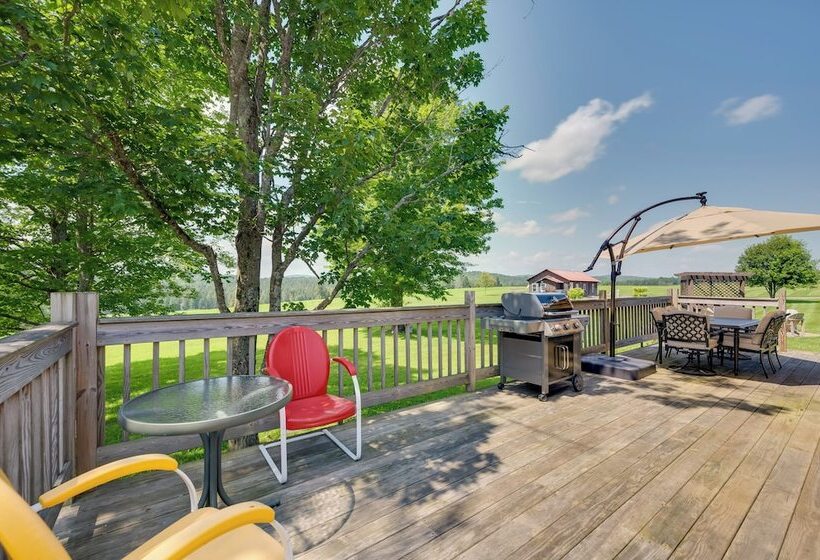 Hardwick Family Farmhouse On Vast Snowmobile Trail