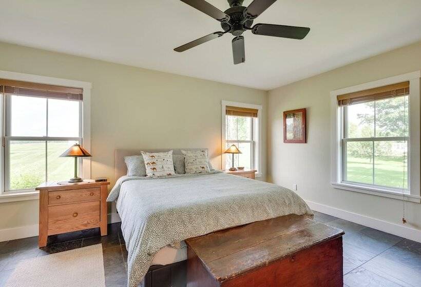 Hardwick Family Farmhouse On Vast Snowmobile Trail