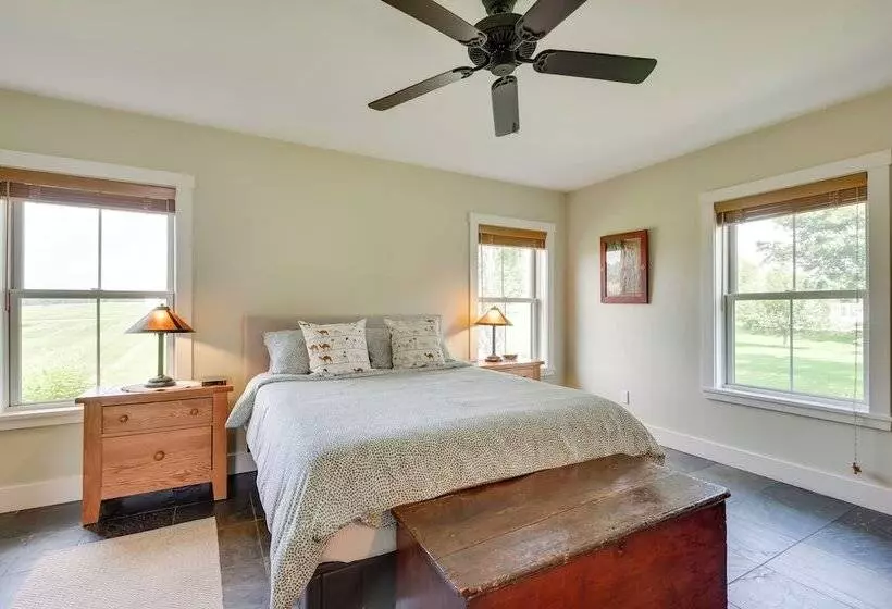 Hardwick Family Farmhouse On Vast Snowmobile Trail