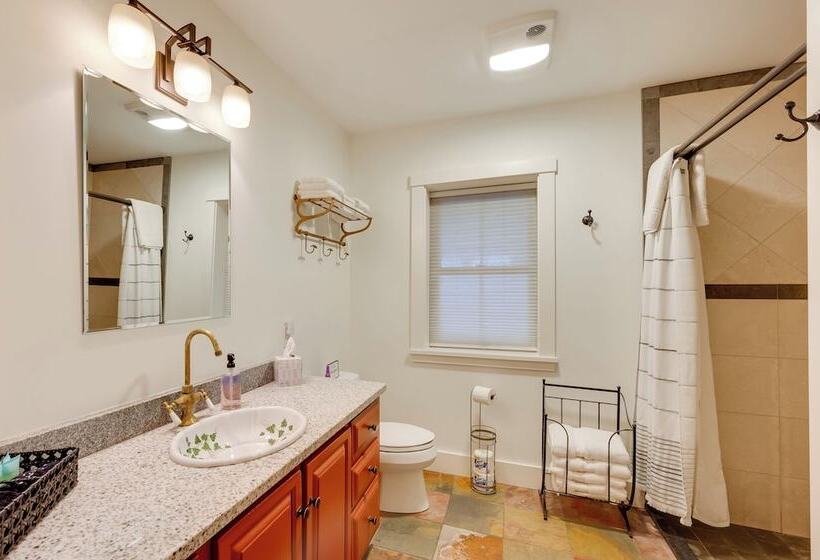 Hardwick Family Farmhouse On Vast Snowmobile Trail