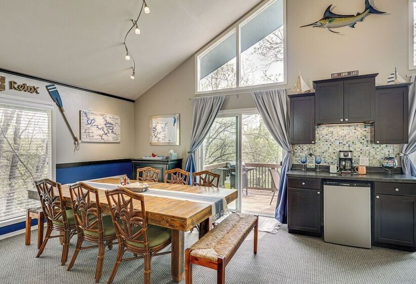 1 Mi To Margaritaville Resort: Osage Beach Home!