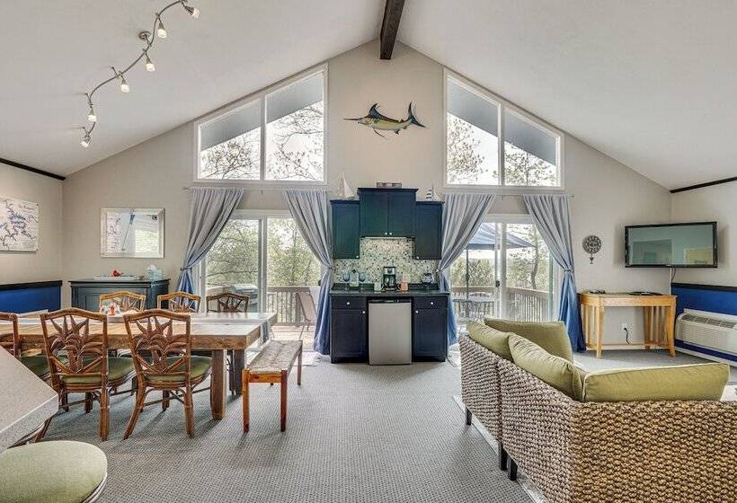 1 Mi To Margaritaville Resort: Osage Beach Home!