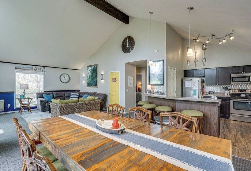 1 Mi To Margaritaville Resort: Osage Beach Home!