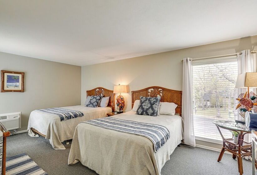 1 Mi To Margaritaville Resort: Osage Beach Home!