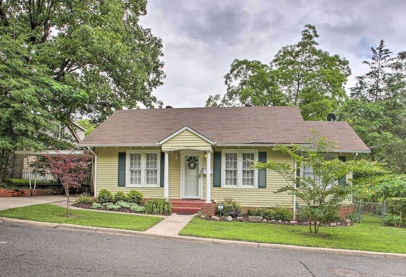 1/2 Mi To Hot Springs Nat L Park: Cottage W/ Patio