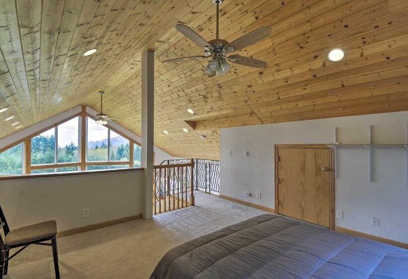 Idyllic Retreat ~ 20 Mi To Olympic National Park!