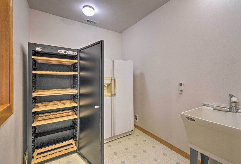 Idyllic Retreat ~ 20 Mi To Olympic National Park!