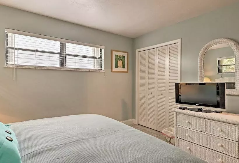 Jensen Beach Home W/ Pool Access < 1 Mi To Beach!