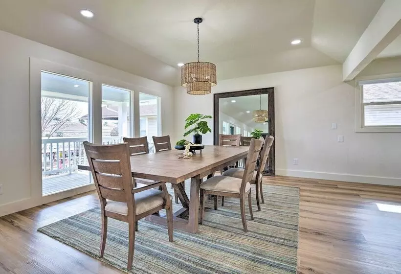 Lake Dayz Granbury Retreat W/ Private Dock!