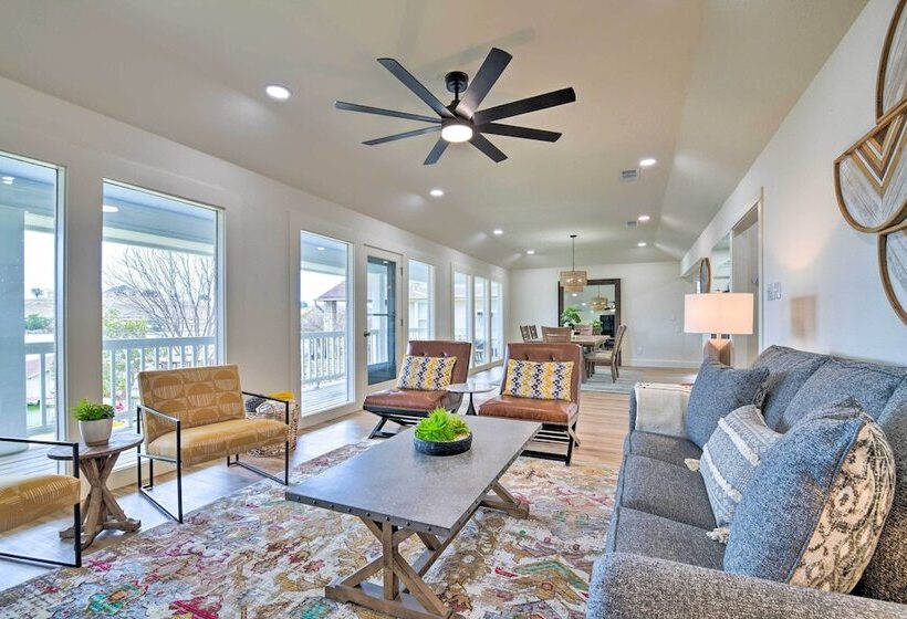Lake Dayz Granbury Retreat W/ Private Dock!