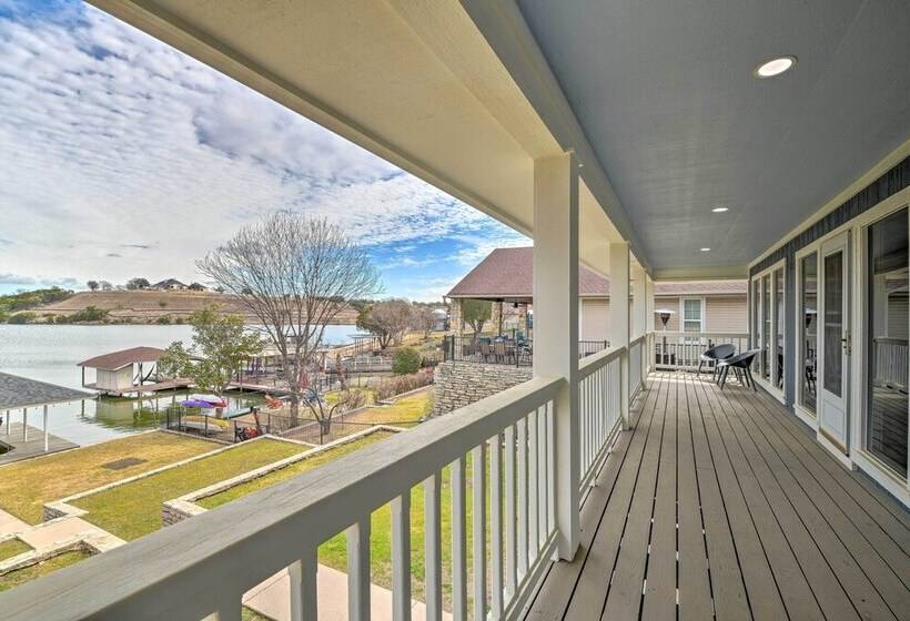 Lake Dayz Granbury Retreat W/ Private Dock!