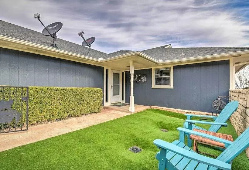 Lake Dayz Granbury Retreat W/ Private Dock!