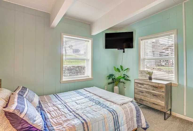 Game Room & Dock: Waterfront Osage Beach Home!