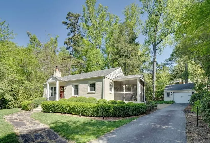 Le Canard  Cottage W/ Porch: 7 Mi To The Biltmore