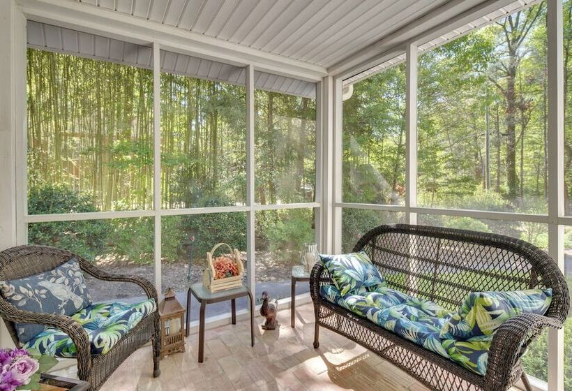 Le Canard  Cottage W/ Porch: 7 Mi To The Biltmore