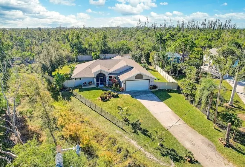 Game Room & Deck: Spacious Home In St James City