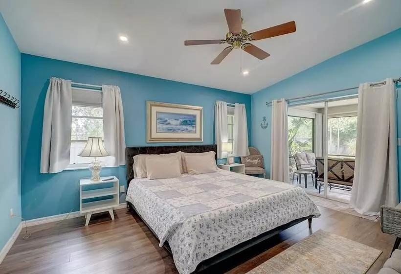 Game Room & Deck: Spacious Home In St James City